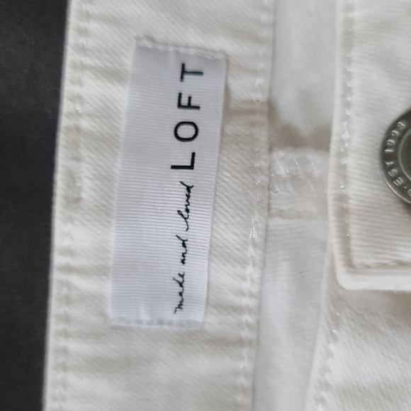 Loft midrise white jeans w/frayed ankles - Picture 5 of 13
